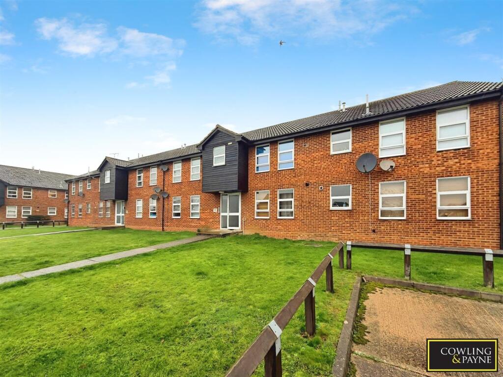 1-bed flat on Cleveden House, Broadlands, Thundersley, £180,000