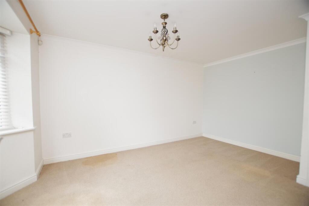 House in Swindon, Walcot West - More
