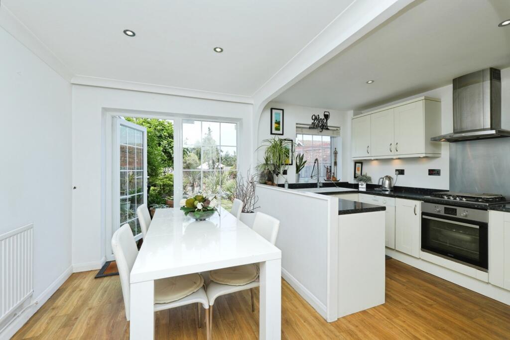 House in London - View 3