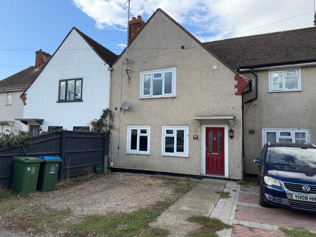 3-bed semi-detached on Hampden Road, Aylesbury, Buckinghamshire, £360,000