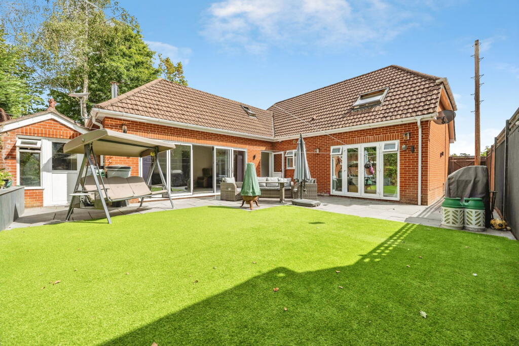 House in Southampton - View 4