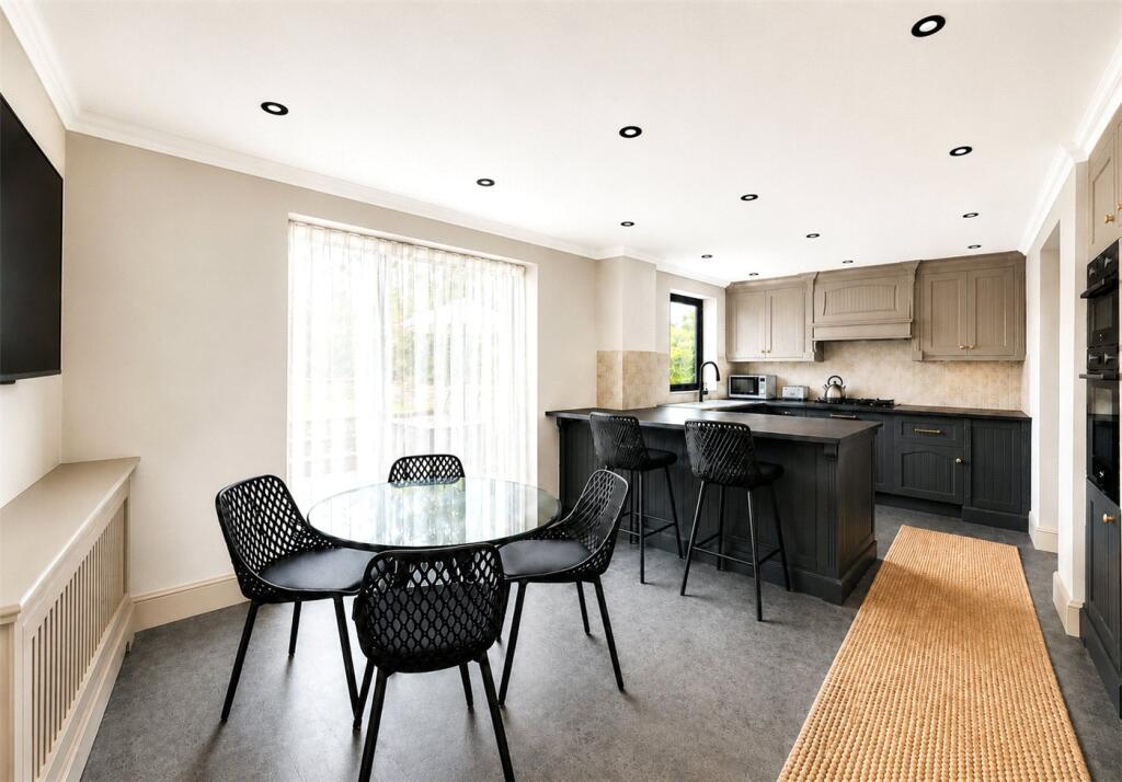 House in Wirral, Liverpool City Region - View 5