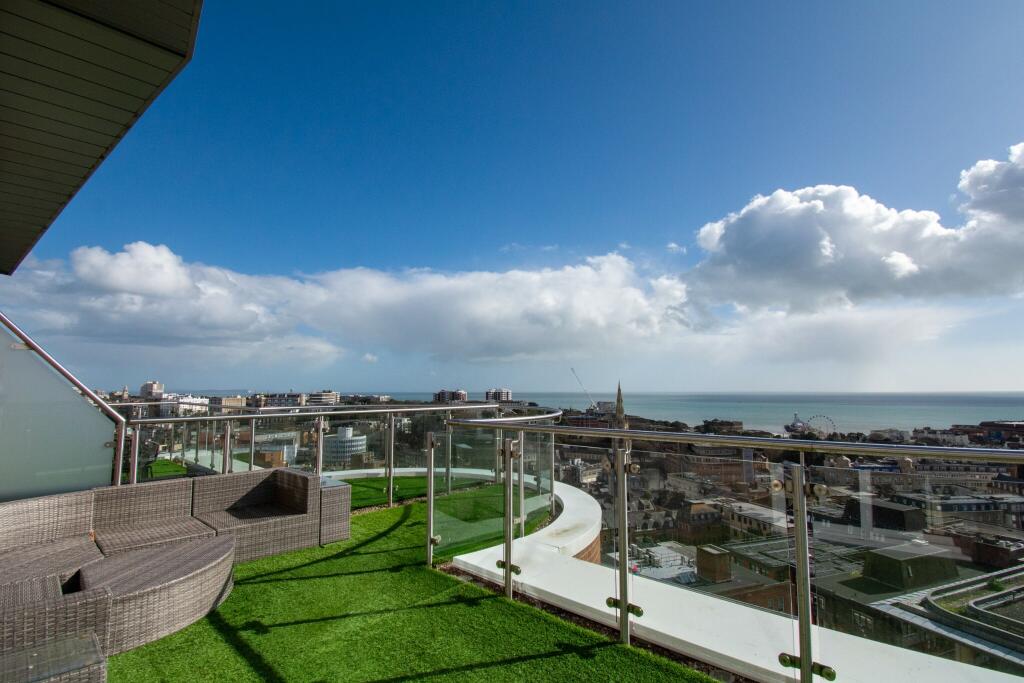 Main image of property: 3 Bed Penthouse on Richmond Hill