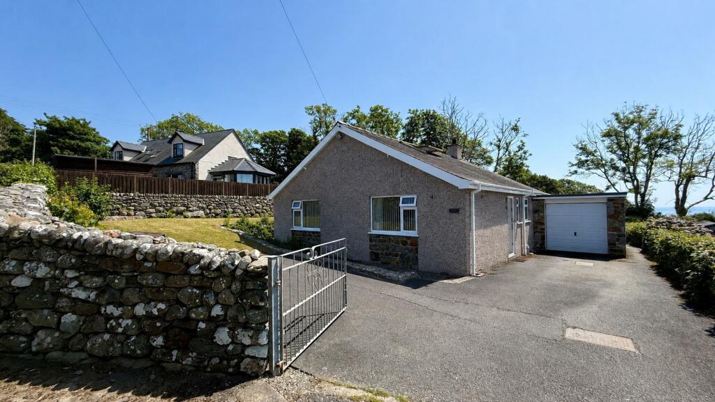 Main image of property: Penrhiw, Dyffryn Ardudwy, LL44