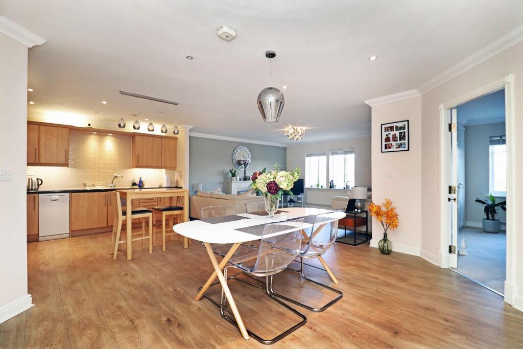 Grove Lane, Hale photo 2