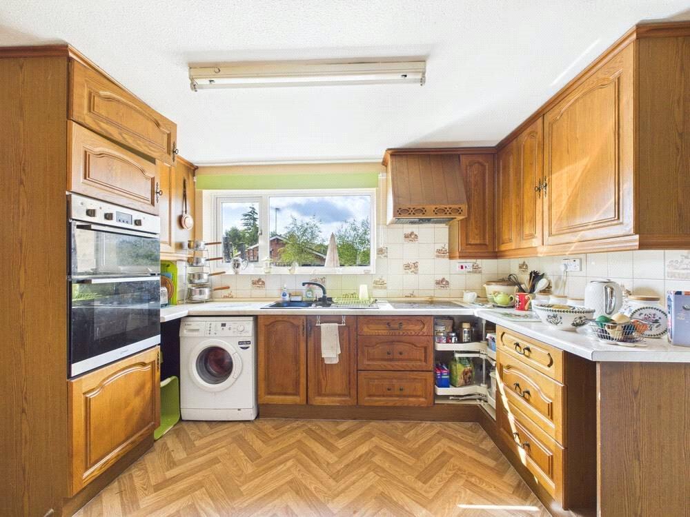 Nailsworth Close, Worcester, Worcestershire, WR4 photo 3