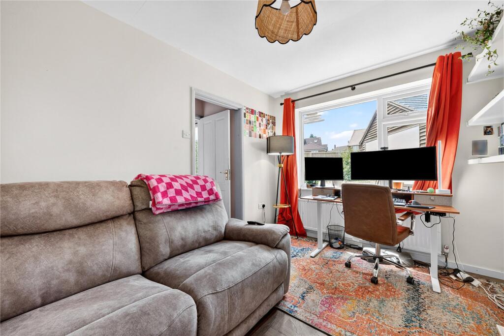 House in Woking, Surrey - View 5
