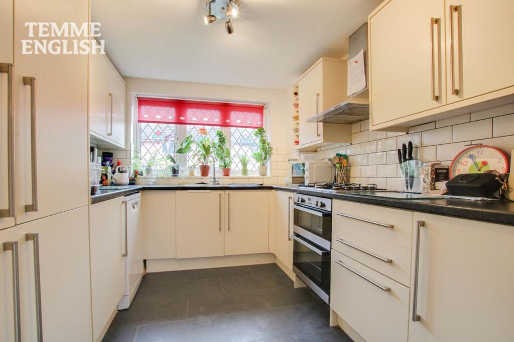 Beeleigh Cross, Basildon, SS14 photo 2