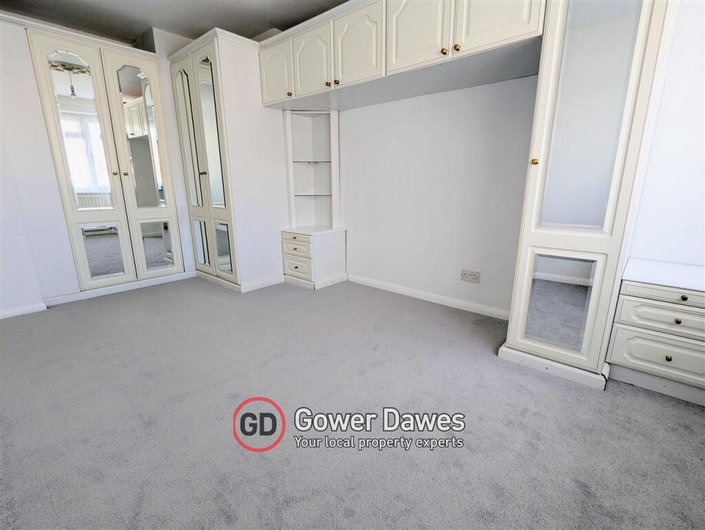 House in Romford - View 4