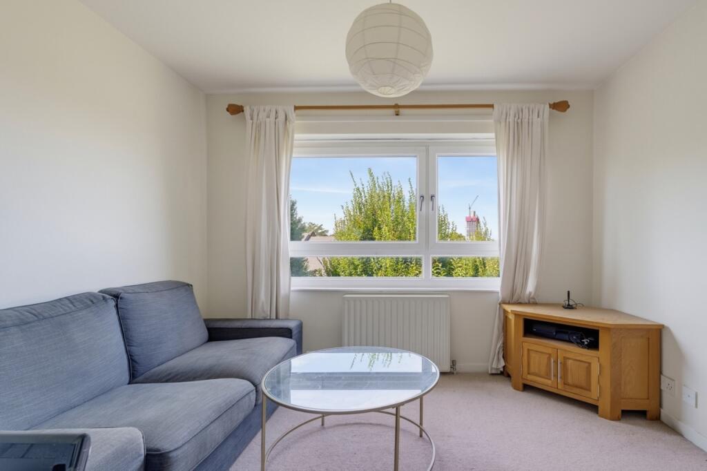 Apartment in London, East Hill Estate, Wandsworth - View 3