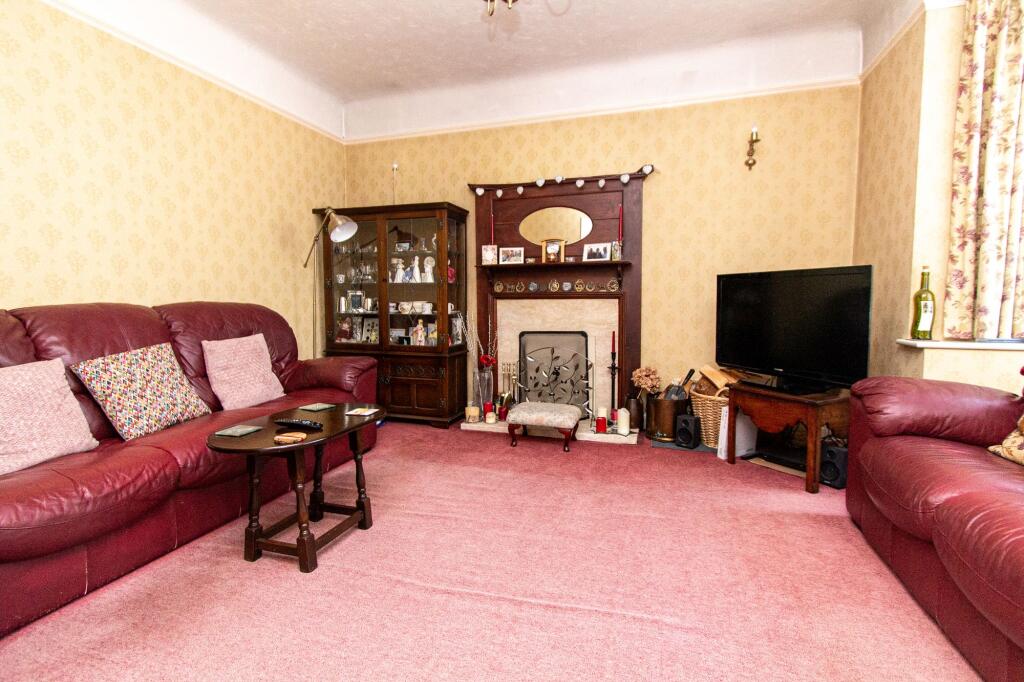 Farnborough Road, Farnborough, GU14 photo 4