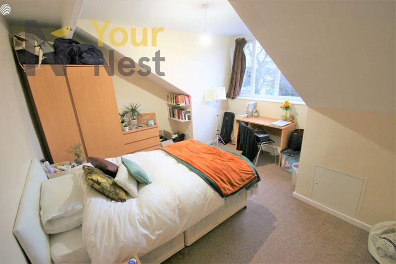 Main image of property: Newport Mount, Headingley, Leeds, LS6 3DP