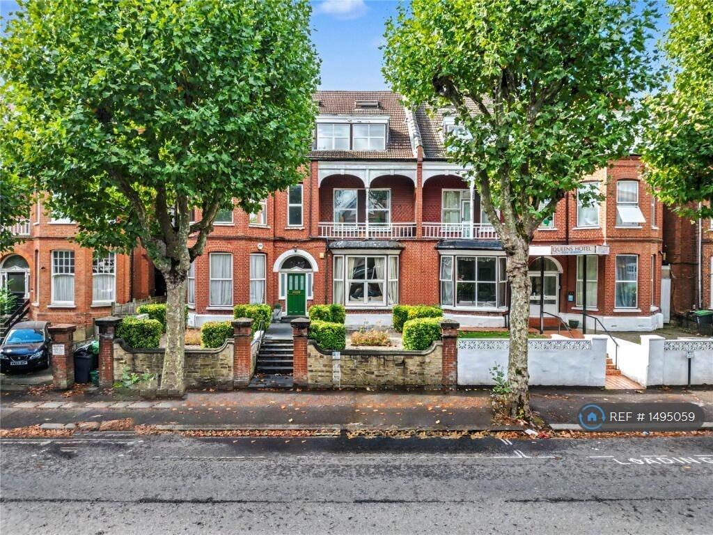 Main image of property: Queens Avenue, London, N10