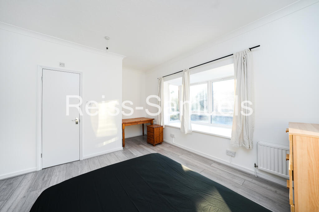 5 bedroom town house for rent
