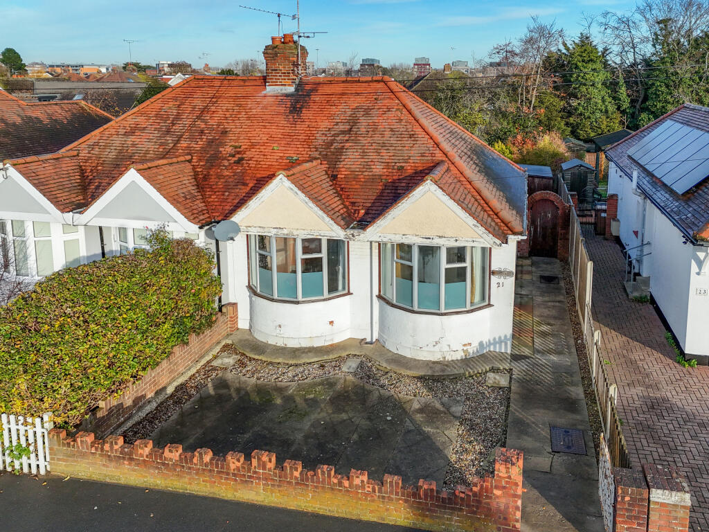 Wallace Crescent, Chelmsford photo 3