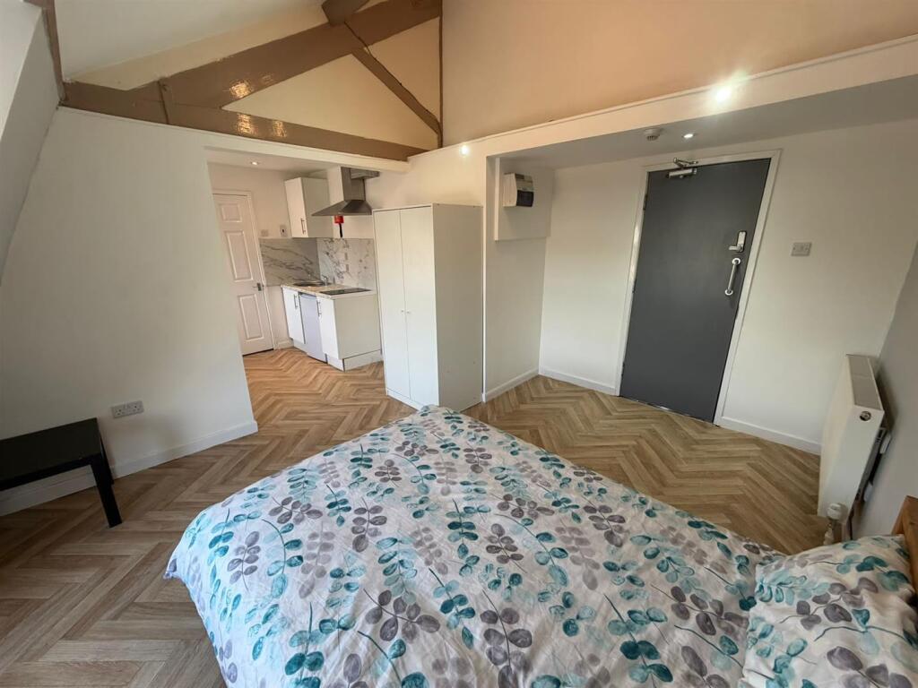 Main image of property: Mansfield Road, Nottingham