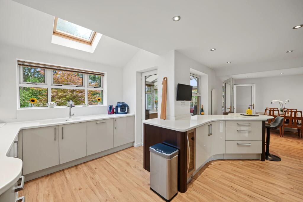 House in Huddersfield - View 3