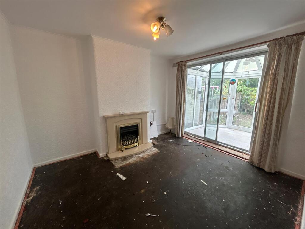 St Austell Drive, Heald Green, Cheadle photo 4