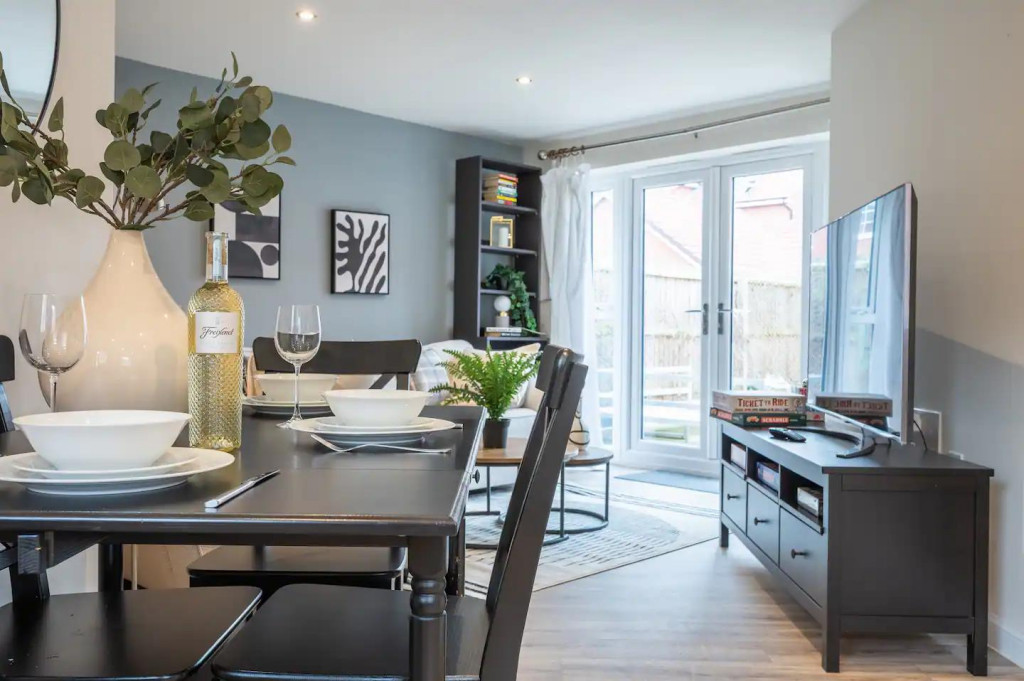 Apartment in Coventry, Deram Parke, Canley Gardens - View 5
