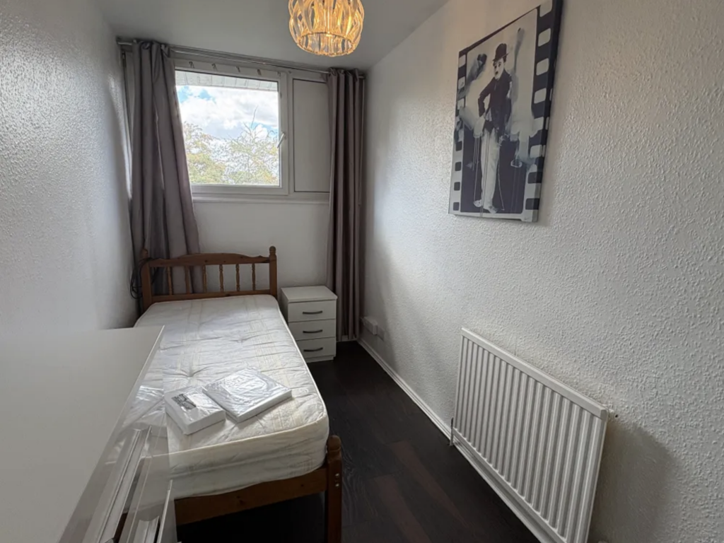 Main image of property: Room 5, Wood Close, Hatfield, AL10