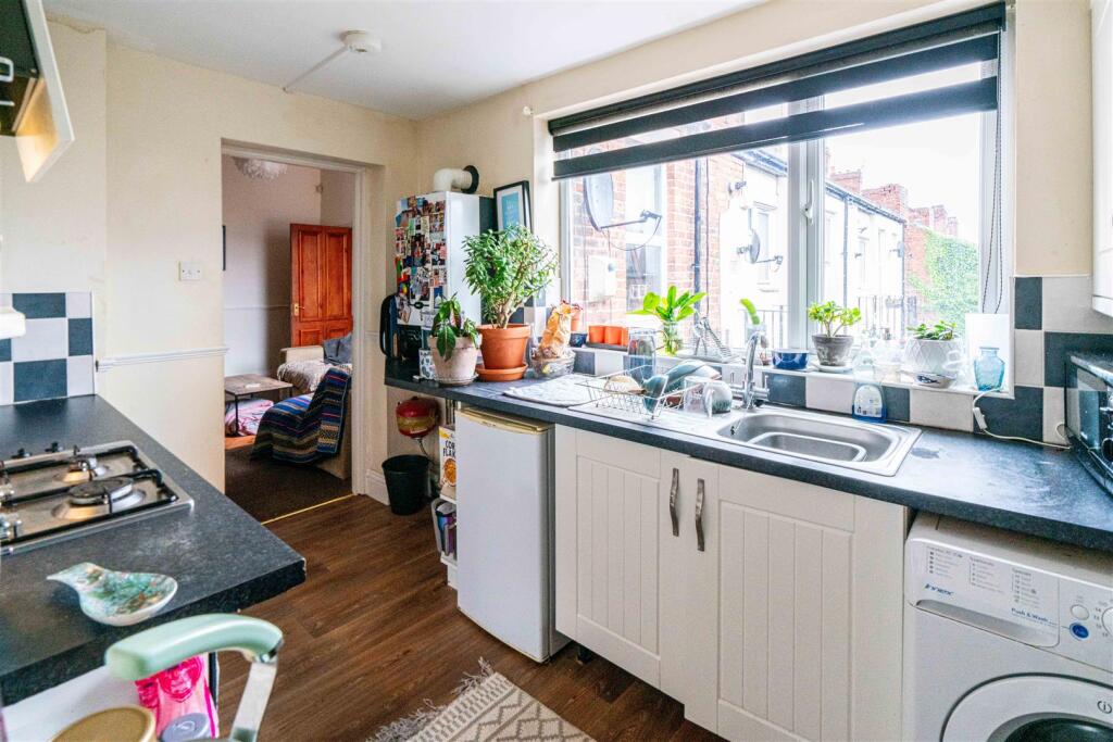 Apartment in Newcastle upon Tyne, Tyne and Wear - View 6