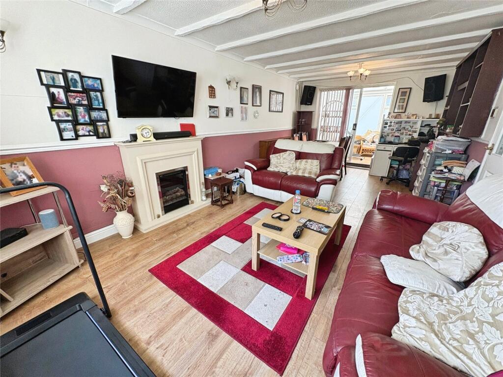 House in Bedworth, Collycroft - View 2
