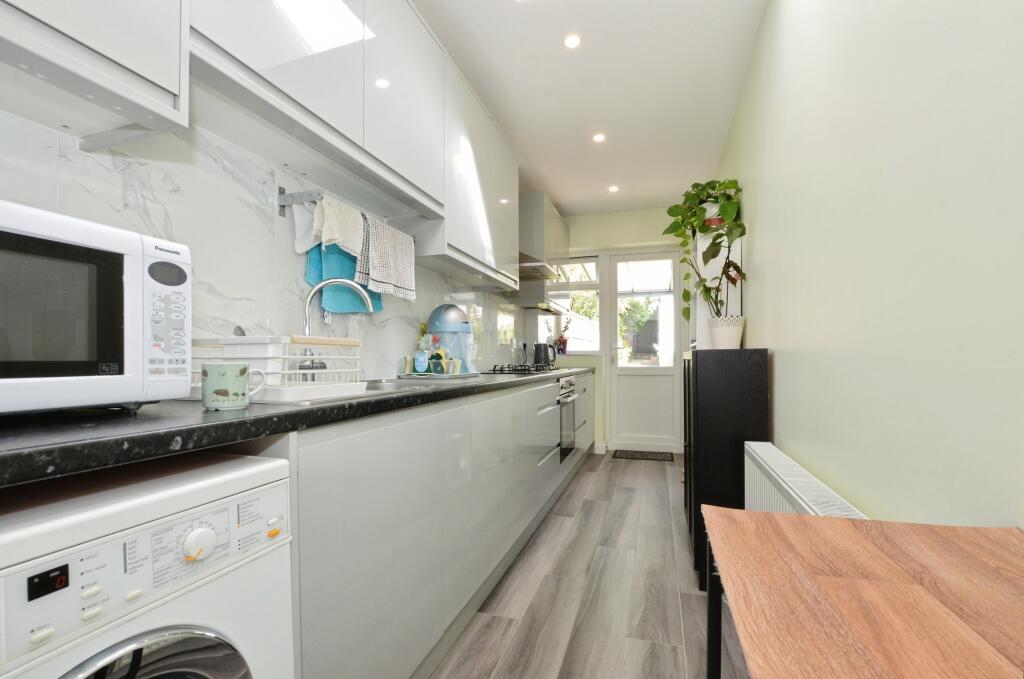 House in London - View 5