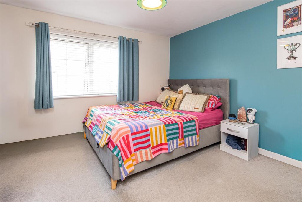 House in Kettering, Hanwood Park - View 4