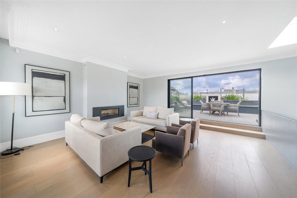 Main image of property: De Vere Gardens, London, W8