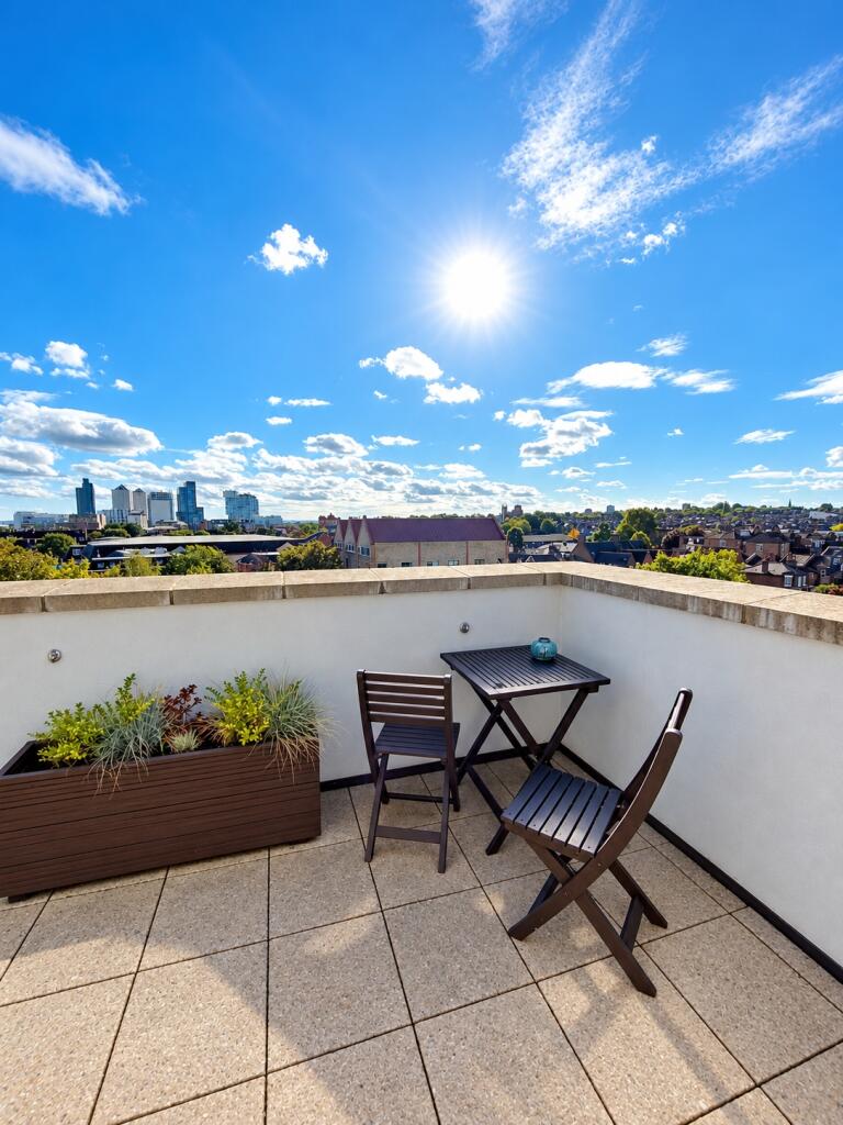 Apartment in London - More