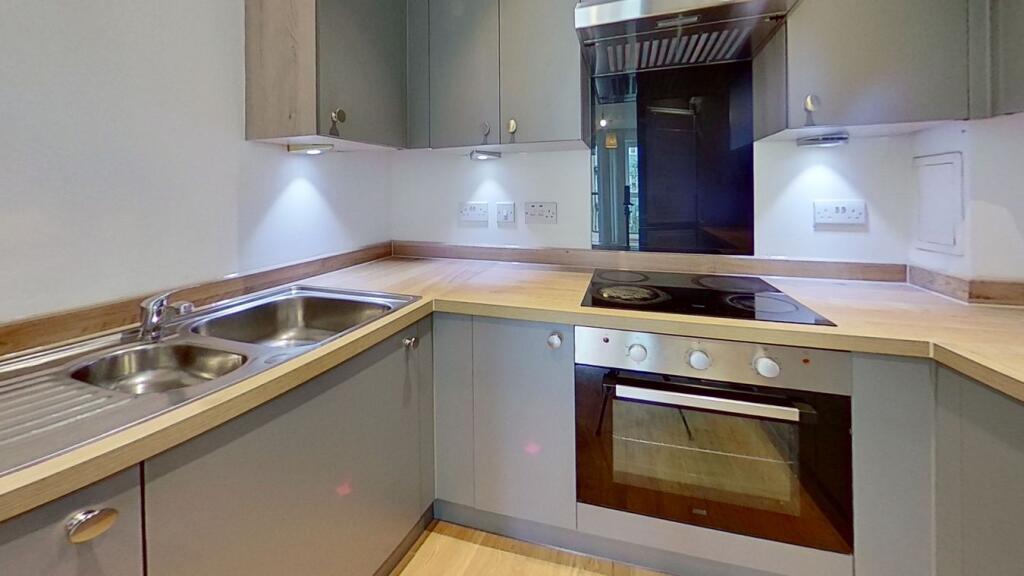 Apartment in London - View 5