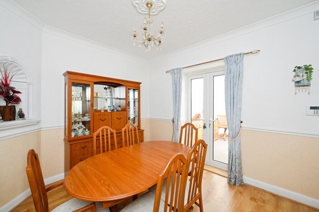 Linden Road, Forest Town, Mansfield, Nottinghamshire, NG19 photo 4