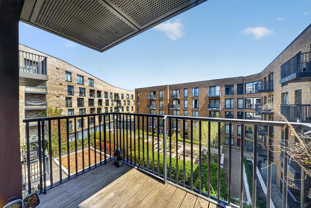 Apartment in London, Marine Wharf, New Cross - View 4