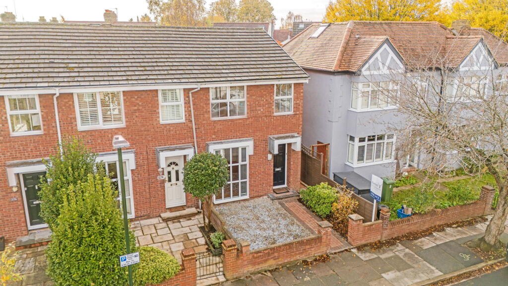 3-bed terraced on Clonmel Road, Teddington, TW11 0ST, £699,950