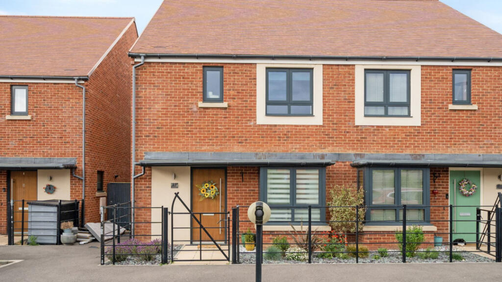 Main image of property: Ashford TW15 2BG, Ashford, TW15 2BG