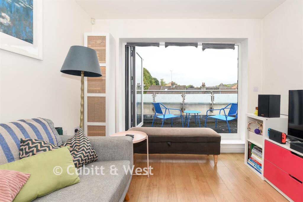 Apartment in Croydon - View 4