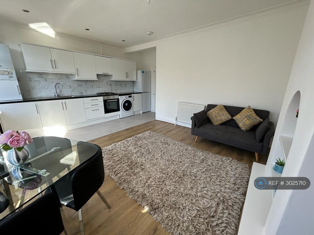 Apartment in Harrow - View 4