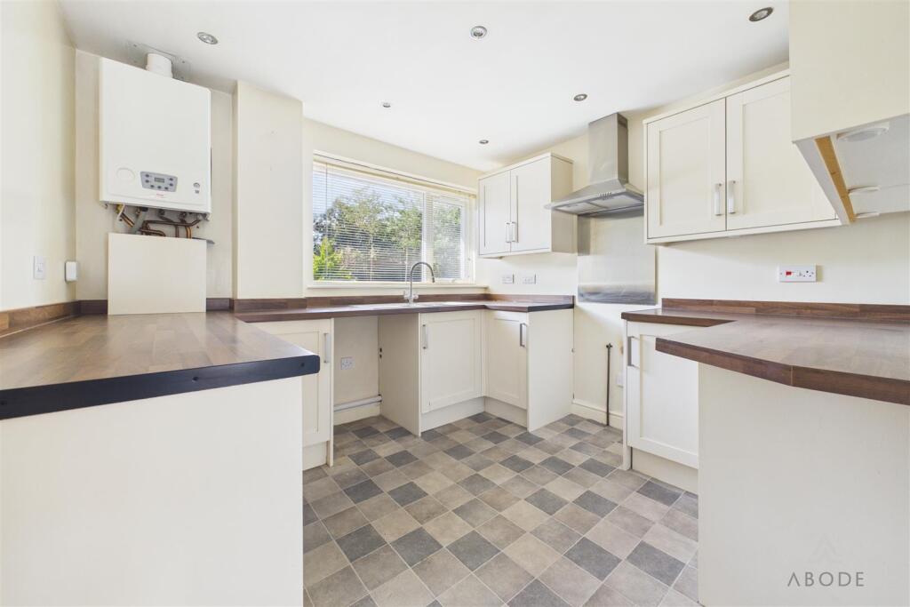 House in Dudley, Oldswinford - More