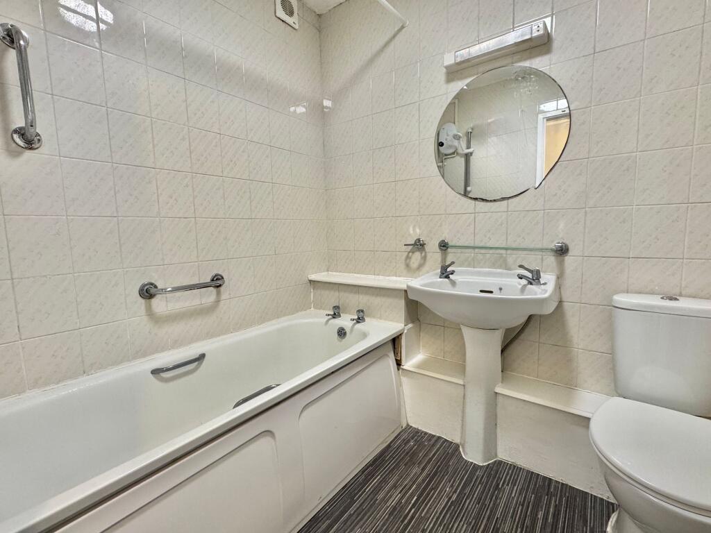Apartment in Ryde, Oakfield - View 5