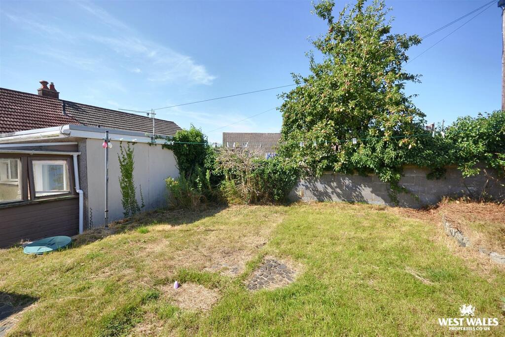 Maesglas, Cardigan photo 4
