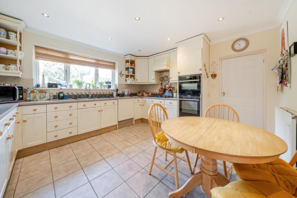 Green Lane, Burnham, Buckinghamshire, SL1 photo 4