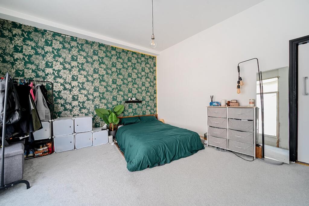 Apartment in Portsmouth, Southsea - View 5
