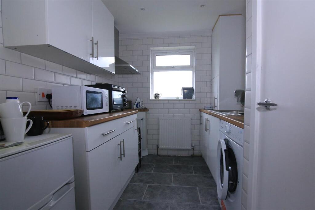 House in Rugby, Warwickshire - View 2