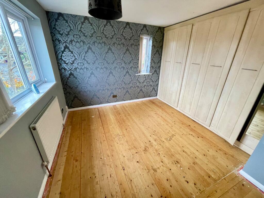 48, Swan Mead, Luton, Bedfordshire, LU4 0YR photo 3