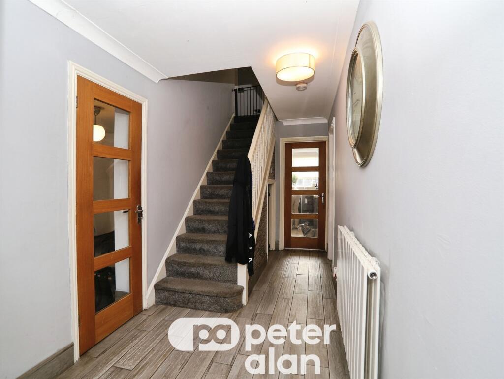 House in Newport - View 5