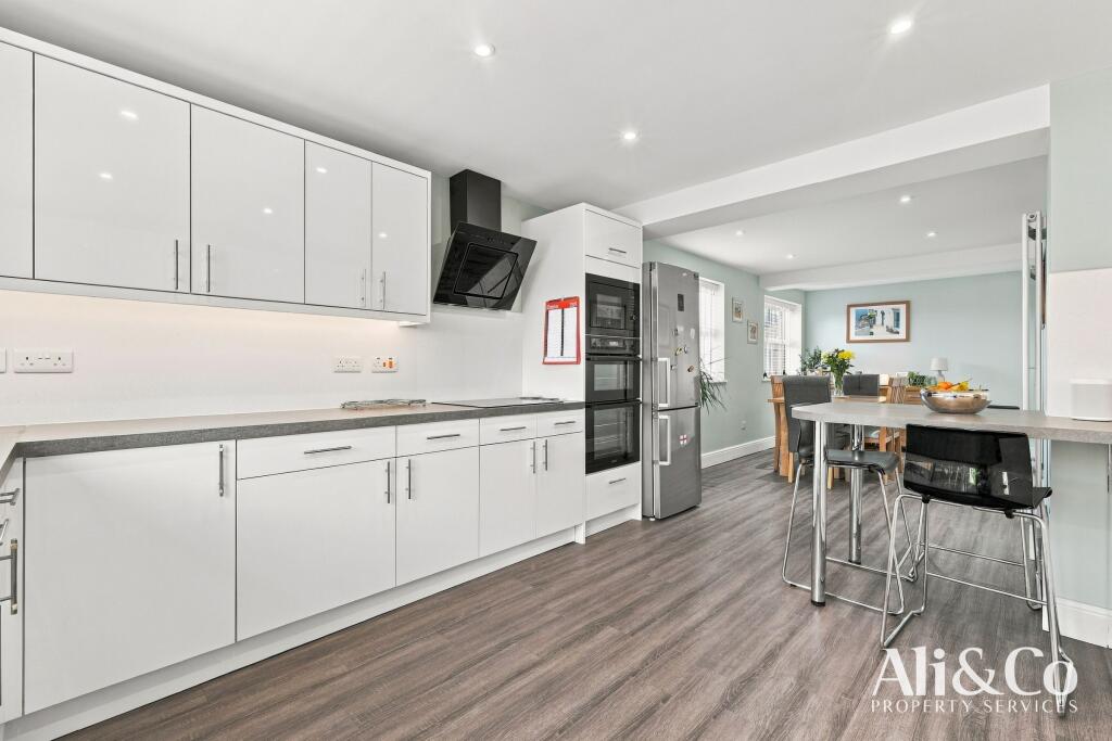 House in Romford - View 2