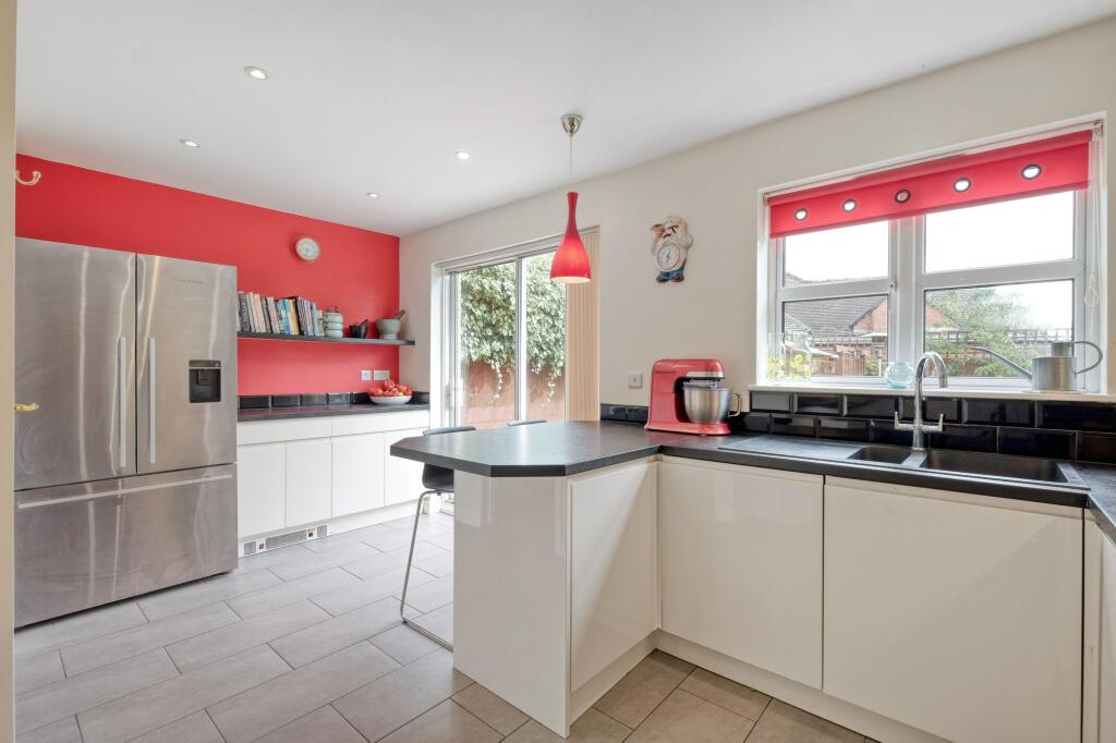 Additional image 8 of Rosebriars, Shirley, B90