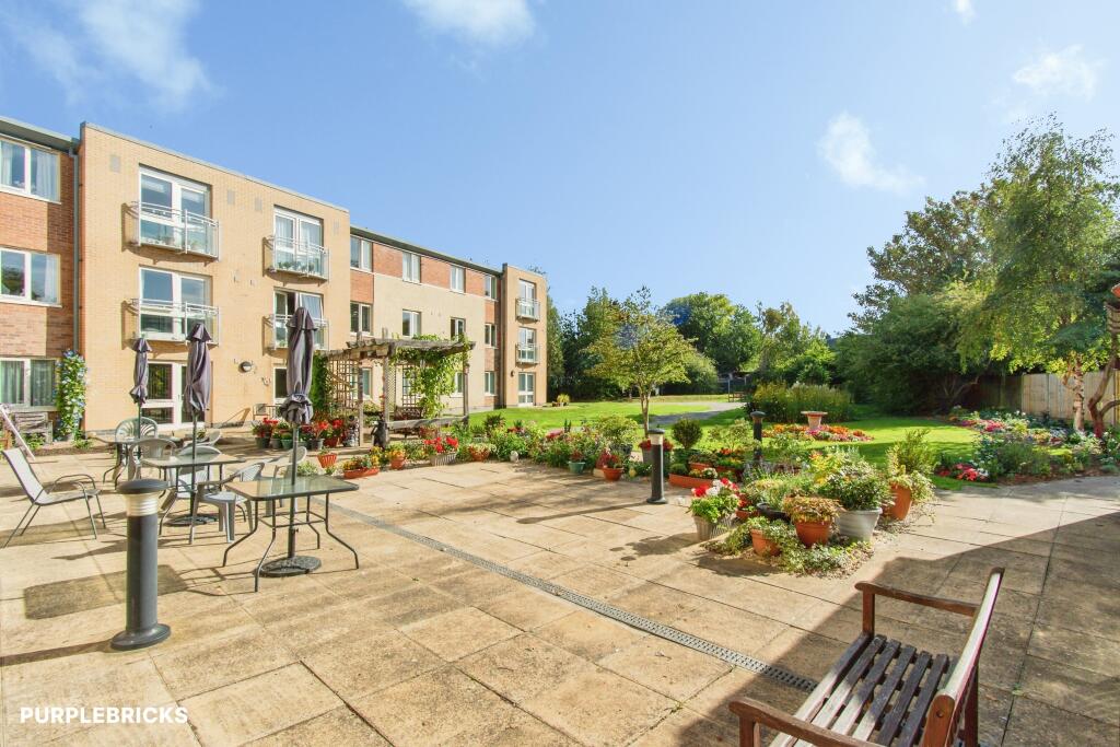 Apartment in Wakefield - View 4