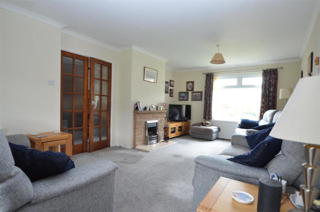 Shipham Close, Nailsea photo 4
