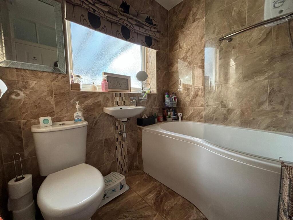 Lambwath Villas, Skirlaugh, Hull - More